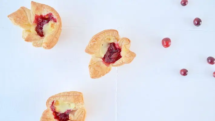 Cranberry brie hapjes