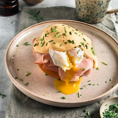 Eggs benedict