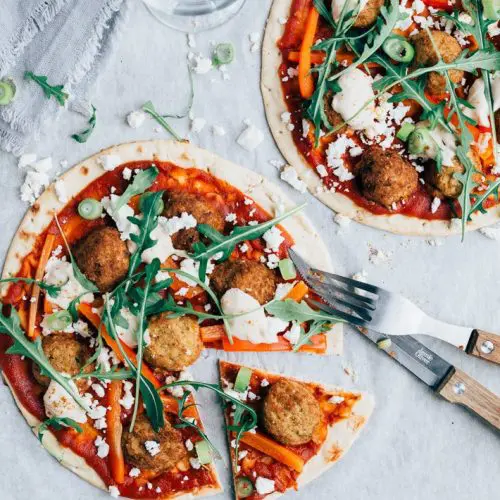 Falafel pizza recept