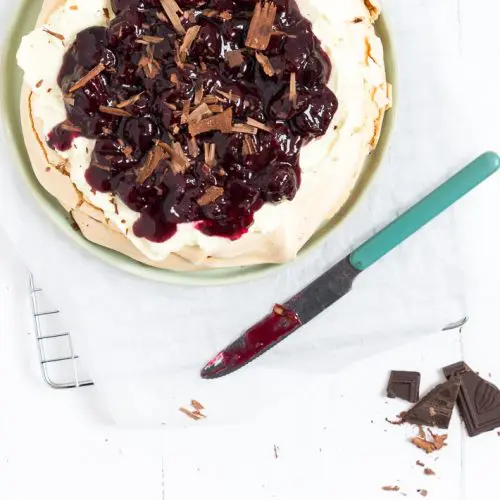 Pavlova met kersen en chocola