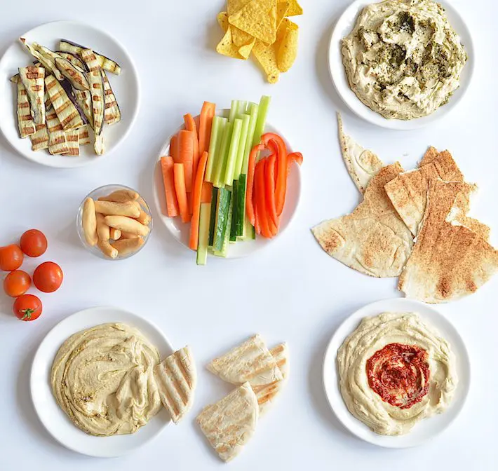 dippen in houmous 1