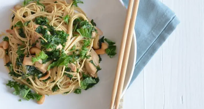 noodles met boerenkool