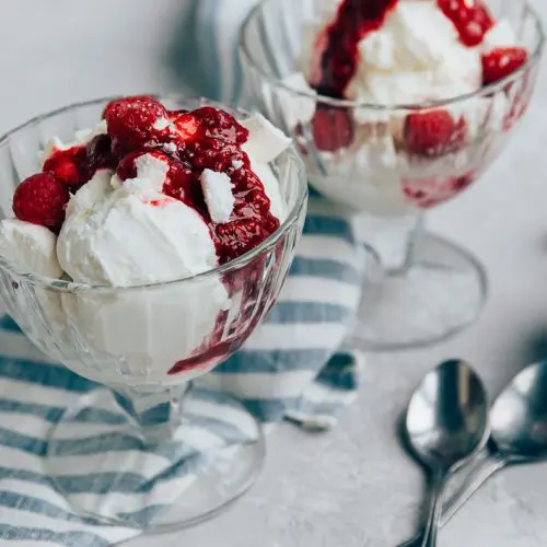 sundae met framboos