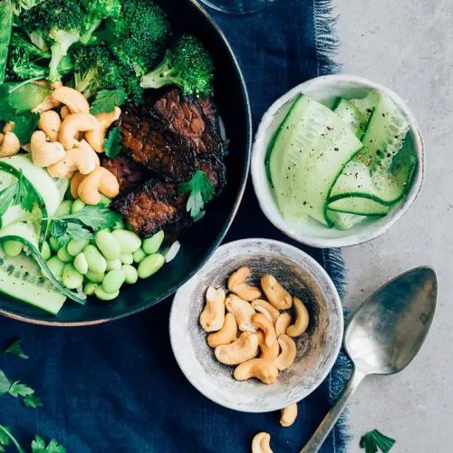 vegan tempeh bowl