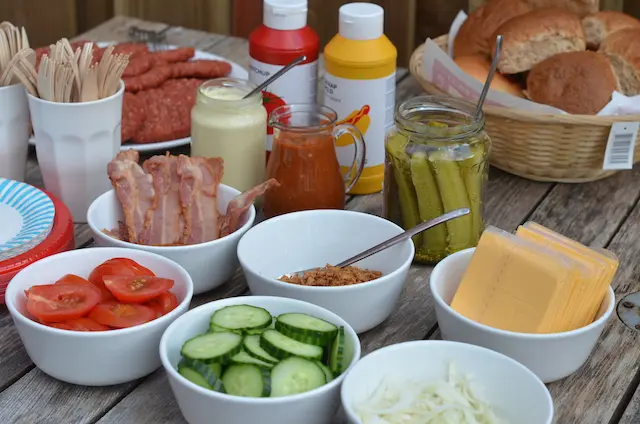 hamburger buffet