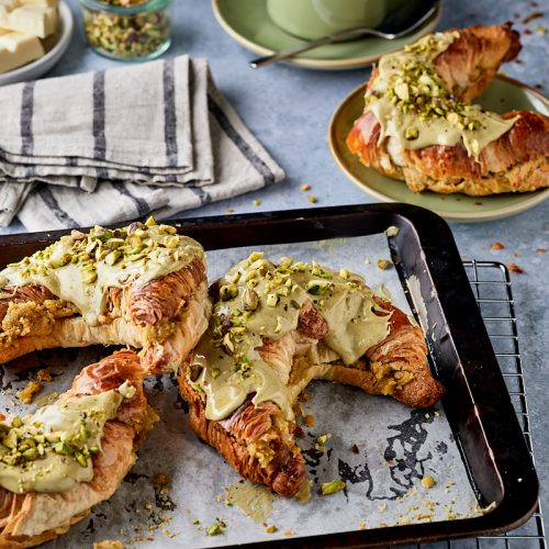 Pistache frangipane croissant